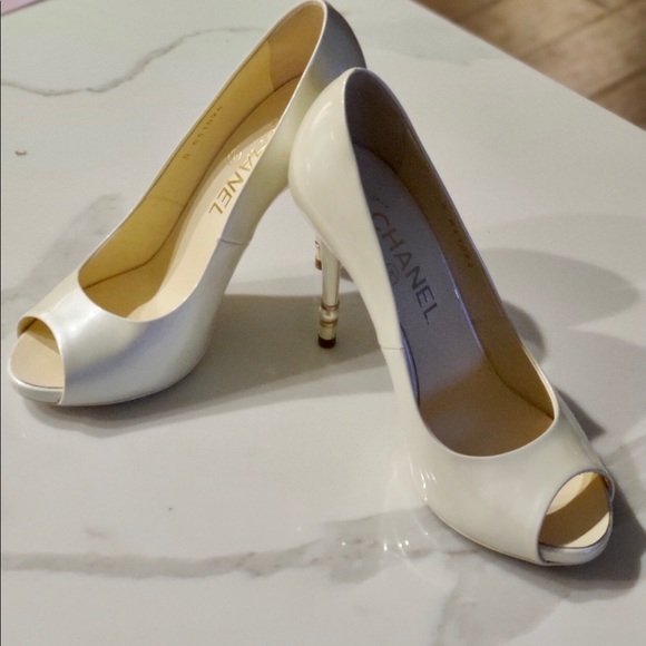 Chanel pearl peep toe pumps - Picture 4 of 6